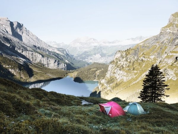 Découvrez les Meilleurs Sites de Camping de la Région Française: Un Guide Complet