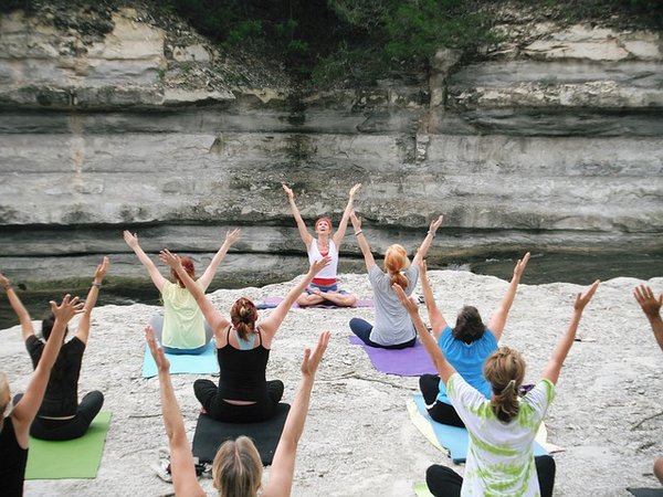 10 Astuces pour Allier Sport et Camping : Transformez la Nature en Votre Gymnase