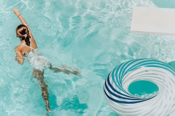 Découvrez les meilleurs campings avec piscine dans le Diois pour des vacances inoubliables