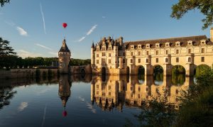 Un camping 5 étoiles dans les Pays de la Loire, offrant des hébergements de luxe, des installations modernes et un cadre naturel exceptionnel.